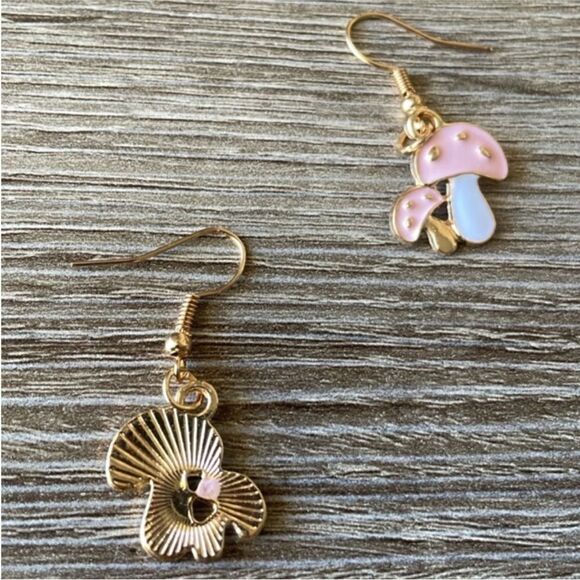 Pink mushroom earring N344 - Picture 4 of 4